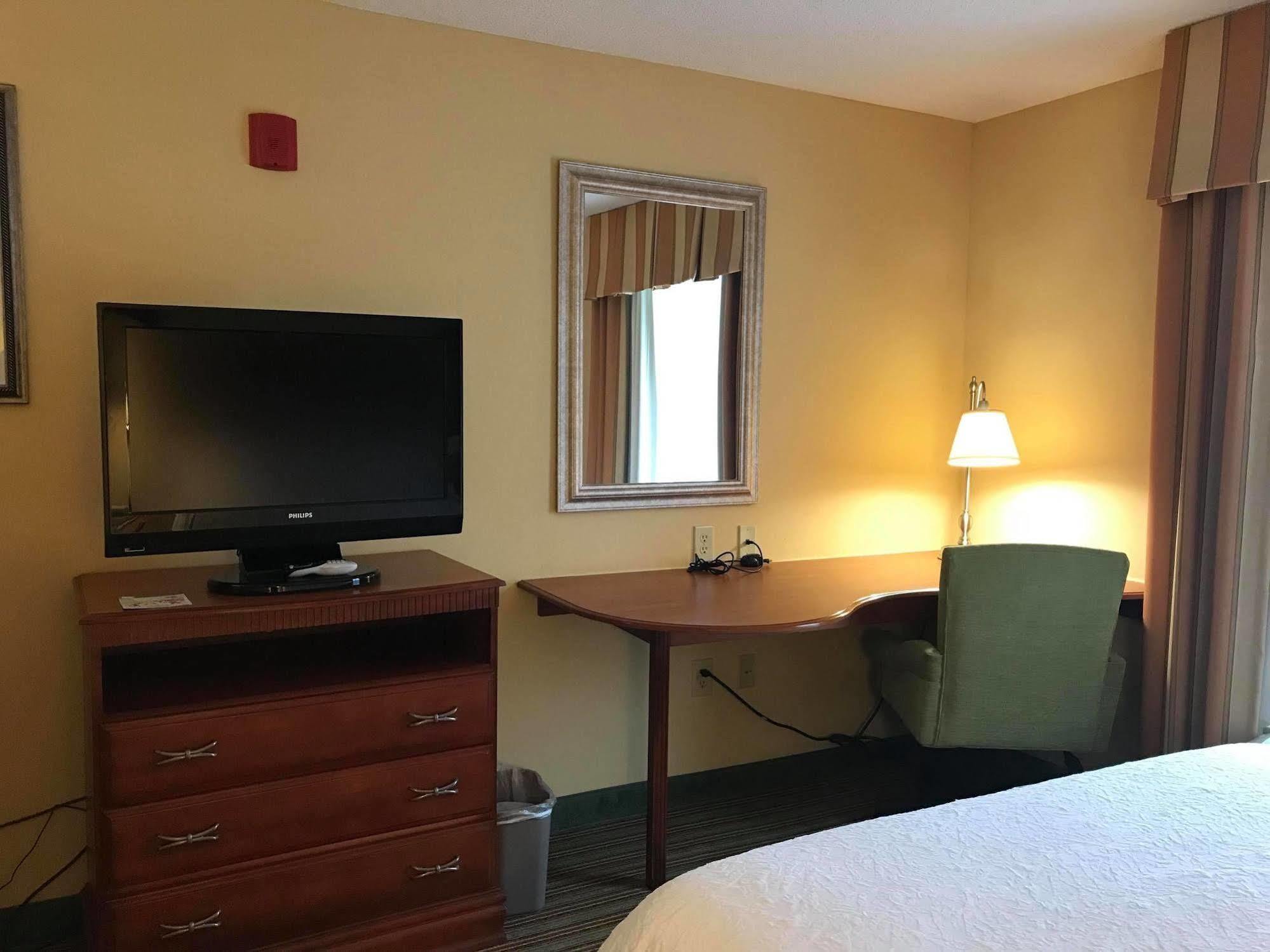Hampton Inn Elkins Exterior photo