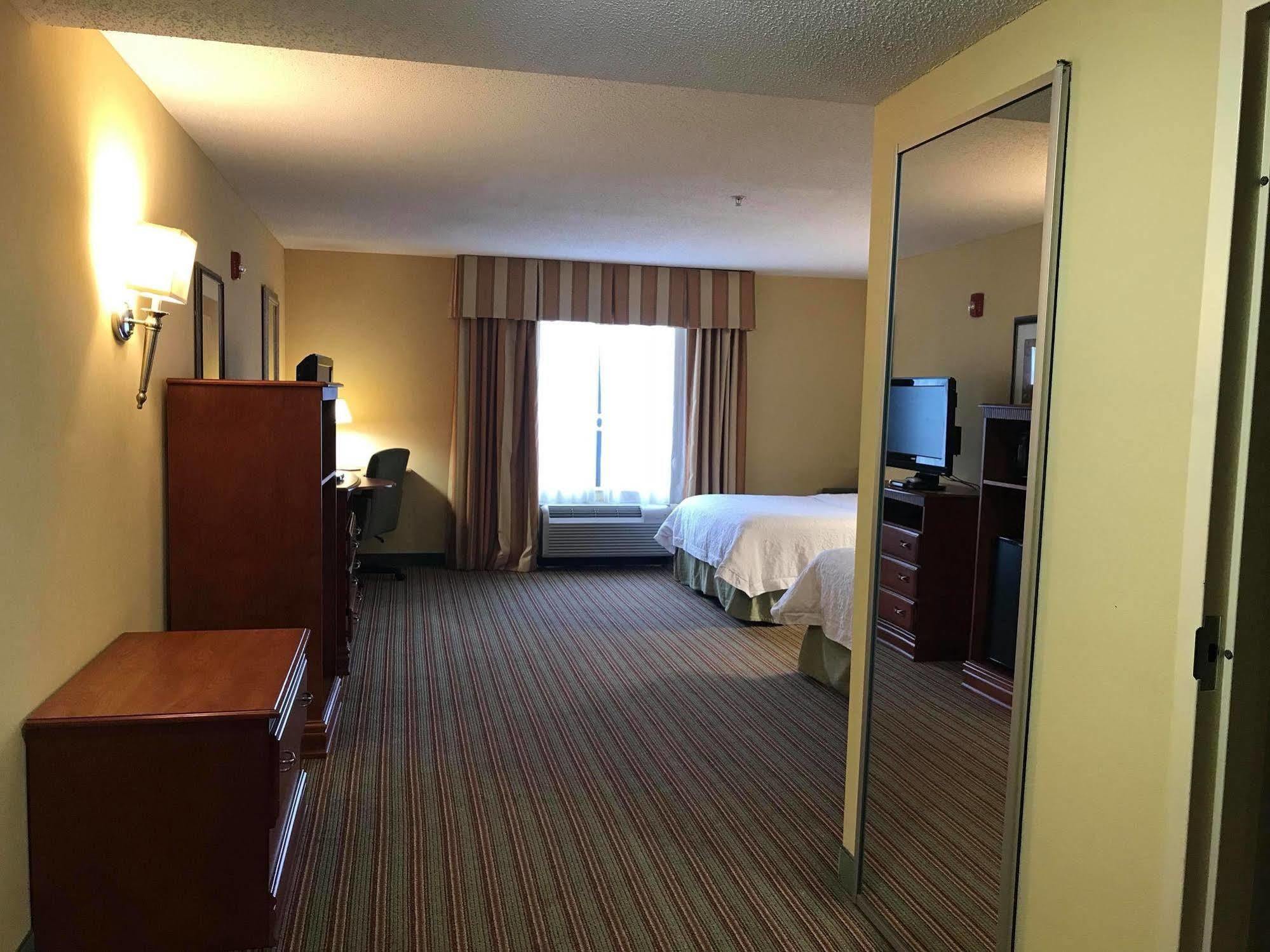Hampton Inn Elkins Exterior photo